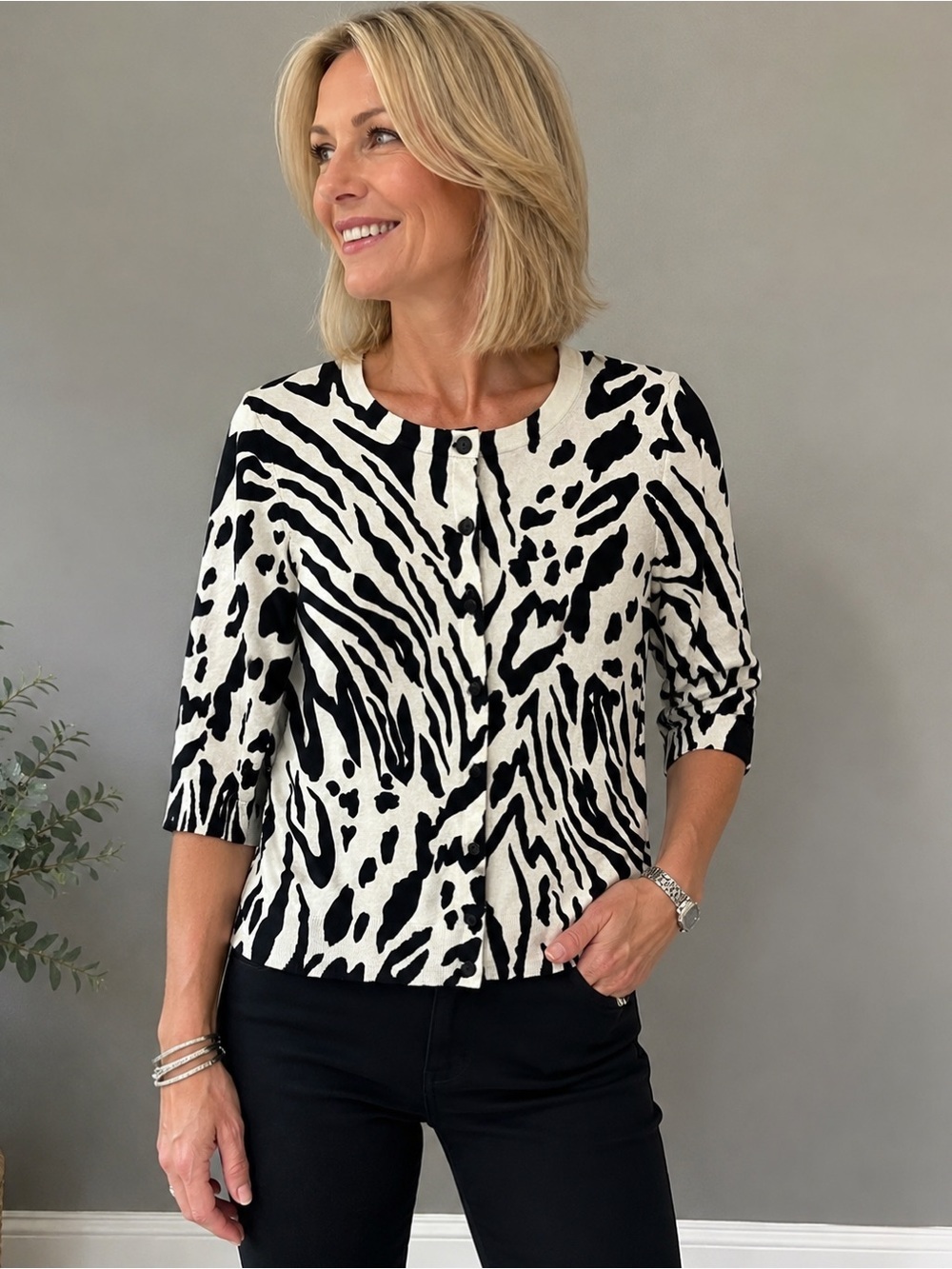 Women’s leopard black and white print Cottagecore cardigan/size S